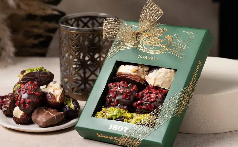 Cafer Erol İftar Sofralarında Güllaç ve Çikolata ile Göz Kamaştırıyor!