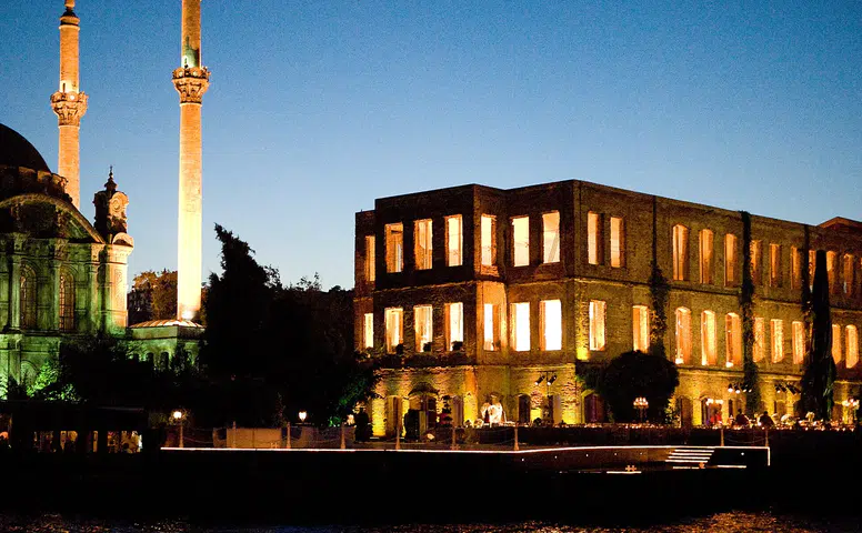 Boğaz'daki Tarihi Güzellik: Esma Sultan Yalısı'nda Rüya Gibi Düğün Törenleri