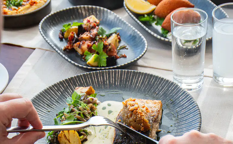 Conrad İstanbul Boğaziçi'nde 'Meyhane Akşamları' Keyfi Manzara Restoran'da Başlıyor!