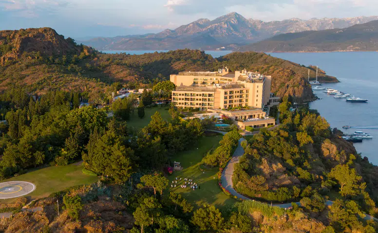 Eşsiz Güzellikteki Koyda Yaz Keyfi: D Maris Bay, 22 Nisan’da Kapılarını Açıyor!