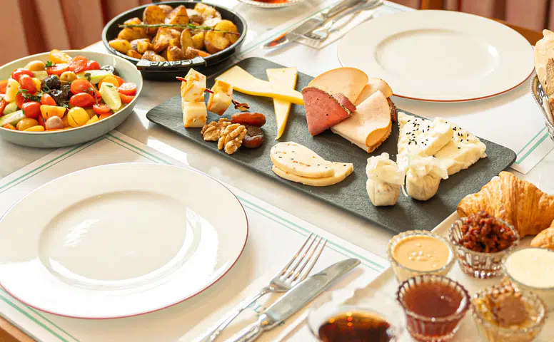 L’aube Patisserie’nin Özel Anneler Günü İçin Fransız Usulü Kahvaltı Keyfi!