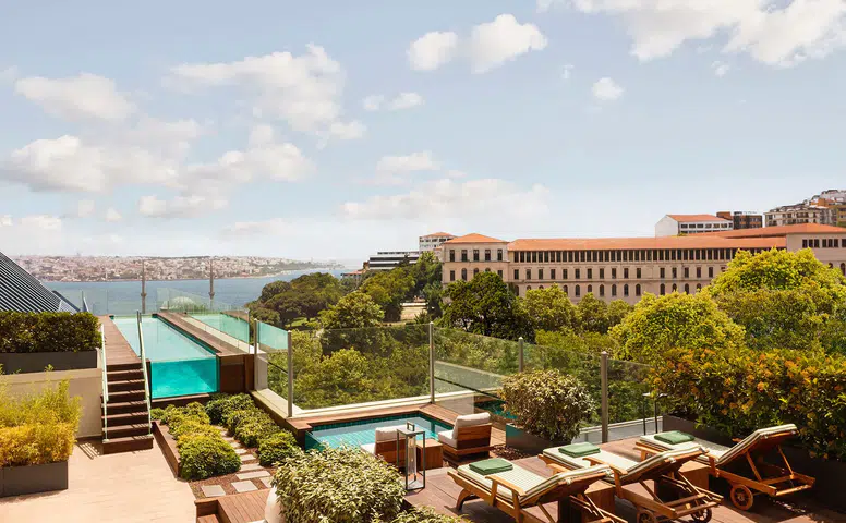 İstanbul'un Yeni Buluşma Adresi: The Roof!