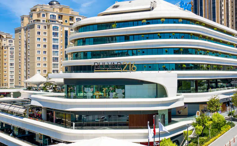 Bulvar 216’da Eşsiz Tatlar: Damak Zevkinize Hitap Edecek Bir Yolculuk