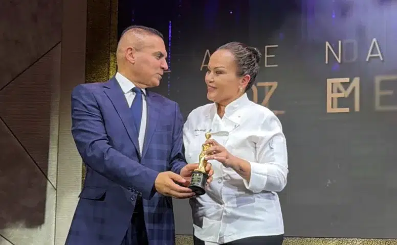 Türk Mutfağının Yıldızı Özlem Mekik, "İlham Veren Kadın" Unvanıyla Onurlandırıldı!