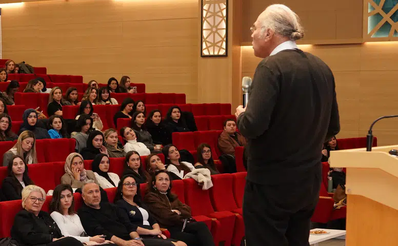 Komili, Sağlıklı Yaşam Zirvesi'nde Zeytinyağının Faydalarını Gözler Önüne Serdi