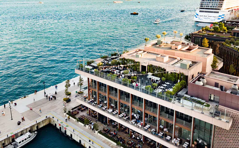 Frankie Restoranda Yaz Sezonu: Yeni Şef ve Yenilenen Menü ile Misafirlerini Bekliyor!