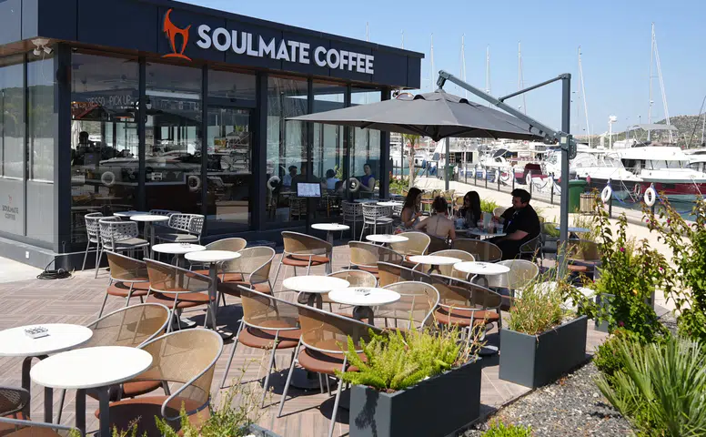 Marina Keyfi İçin Yeni Gözde Mekan: Soulmate Coffee Teos ve Alaçatı Marinalarında Açıldı!