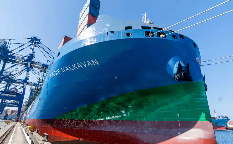 Türkiye'nin İlk LNG'li Konteyner Gemisi Kaşif Kalkavan, Marport'taki İlk Yükleme Noktasına Uğradı