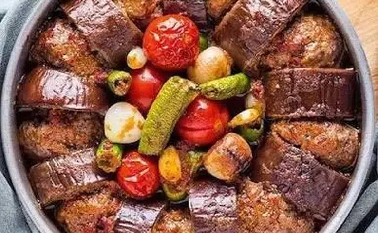 Fırında Nefis Lokum Gibi Pişen Patlıcan Kebabının Tarifi!