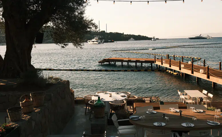 Bodrum'un Cennet Koyu'nda Paylaşım Konseptini Yeniden Yükselten Restoran: Syma
