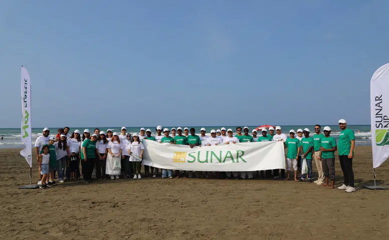 Sunar Yatırım, Adana'nın Karataş Sahili'nde "Plastiksiz Temmuz" etkinliği çerçevesinde gönüllü çevre temizliği düzenledi.