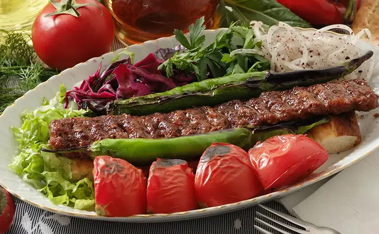 Göbeklitepe’nin 12 Bin Yıllık Mirası Sofralara Geliyor: “Göbeklitepe Kebabı” İle Tarihin Tadını Çıkarın!