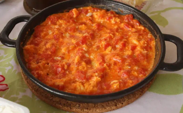 Çakallı Menemen Tarifi...