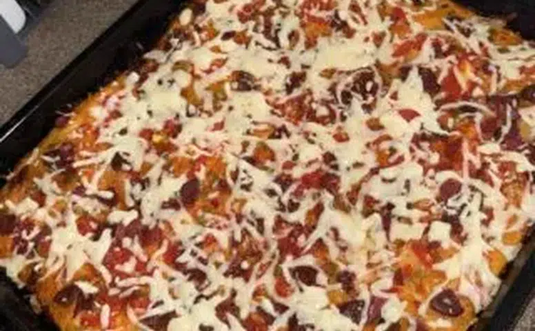 Tepsi Pizza Yapmanın Püf Noktaları ve Pratik Tarifi!