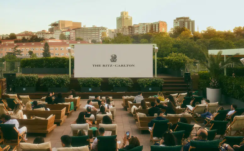 Yaz Döneminin Son Gösterimi: The Roof’ta Materialists Filmi!