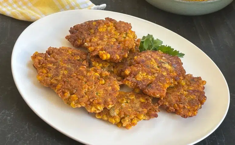 Çayın Tam Tamına Eşlik Eden: Peynirli Mısır Mücveri Tarifi ile Çıtır Lezzetler!