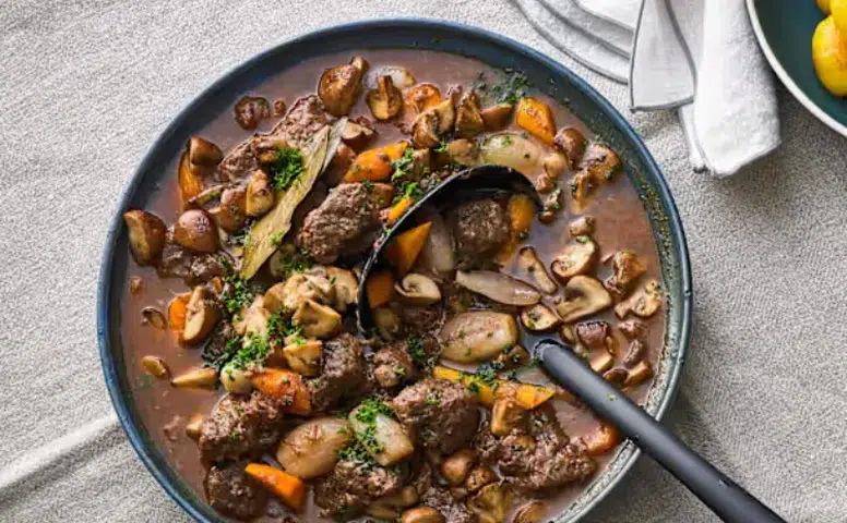 Fransız Mutfağının İkonik Tadı: Bourguignon'un Tarihsel ve Gastronomik Önemi
