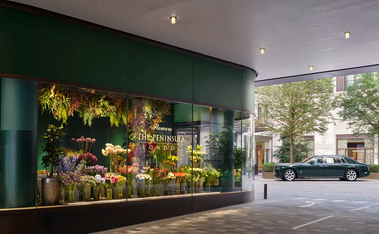 Londra'da The Peninsula'da Mevsimsel Çiçek Düzenlemelerinin Sırları Ortaya Çıkıyor!