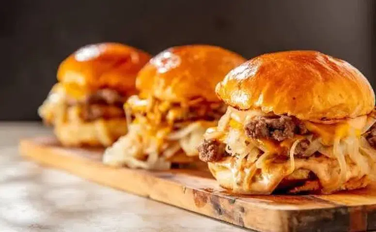 Evde Lezzet : Mükemmel Smash Burger Tarifi!