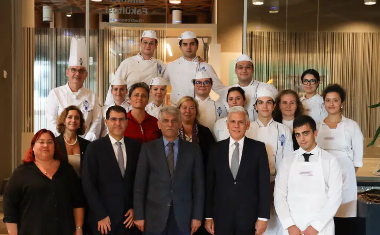 Özyeğin Üniversitesi'nde Yapay Zeka ve Turizm İlişkisi Üzerine Bakan Yardımcısı Nadir Alpaslan'dan Çarpıcı Açıklamalar!