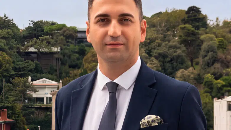 Berkay Çöpür, Grand Tarabya Oteli’nin Yeni Rezervasyon ve Gelirler Müdürü Olarak Göreve Başladı