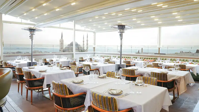 Tarihi Yarımada'da İftar Deneyimi: Sentez Restaurant'la Farklı Bir Yorum!